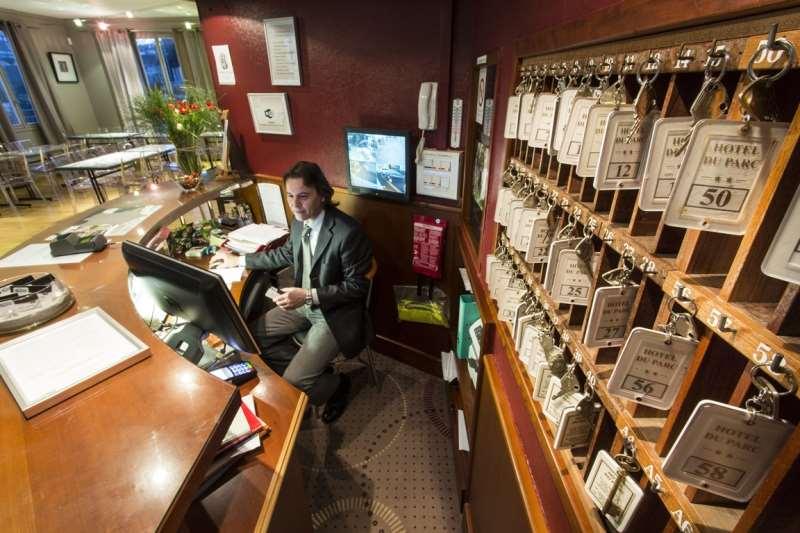 Brit Hotel Du Parc Niort Centre-Parking Gratuit 내부 사진