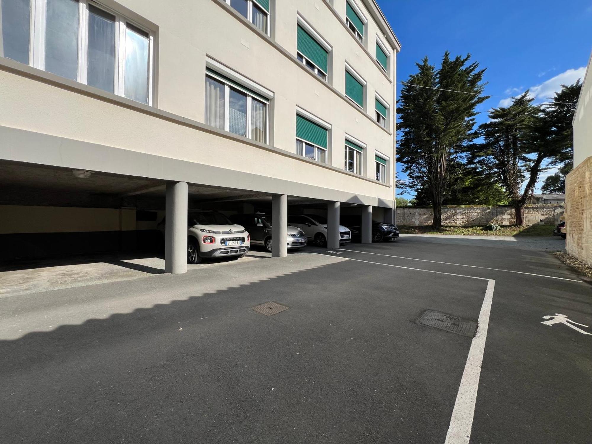 Brit Hotel Du Parc Niort Centre-Parking Gratuit 외부 사진