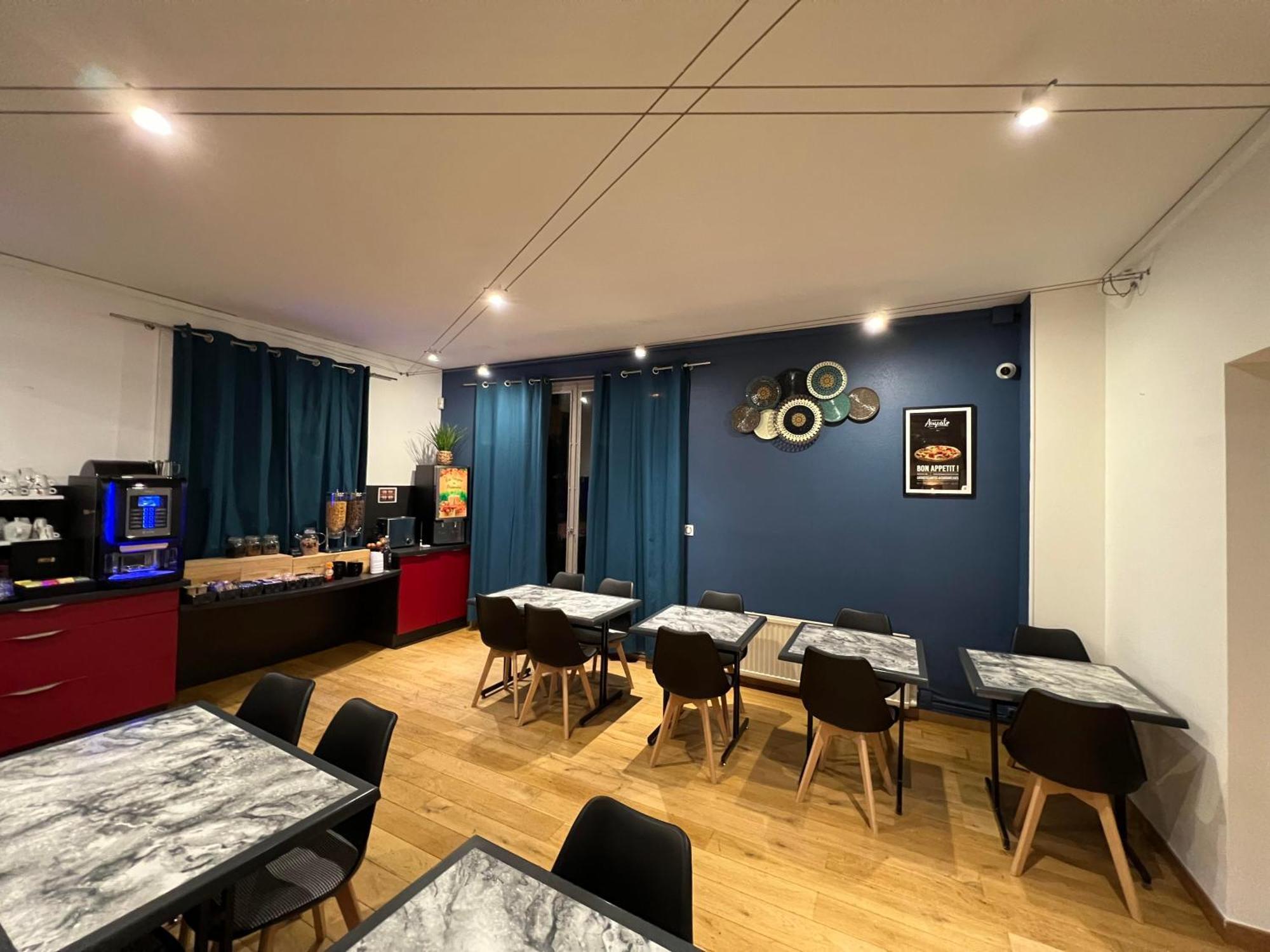 Brit Hotel Du Parc Niort Centre-Parking Gratuit 외부 사진