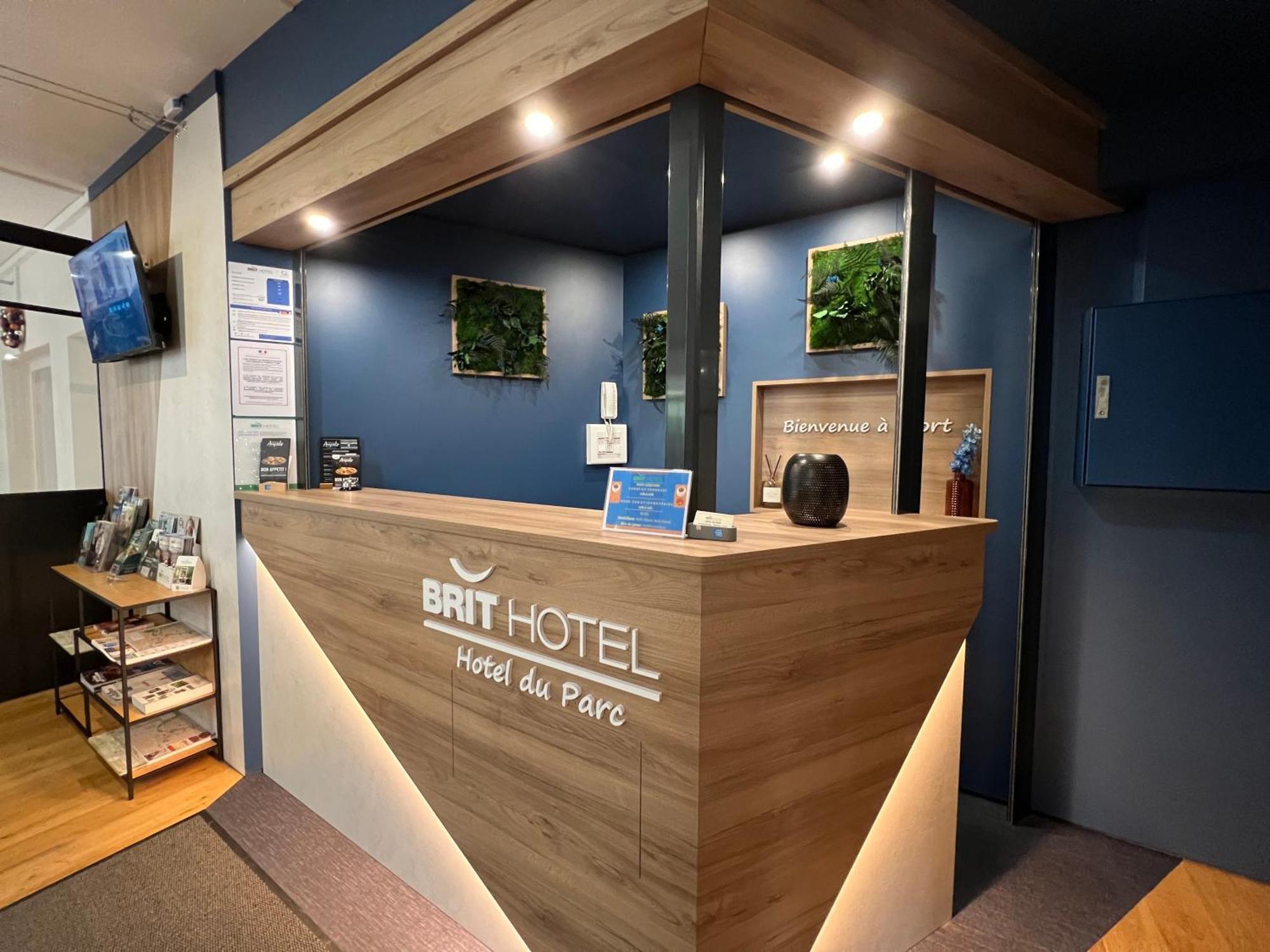 Brit Hotel Du Parc Niort Centre-Parking Gratuit 외부 사진