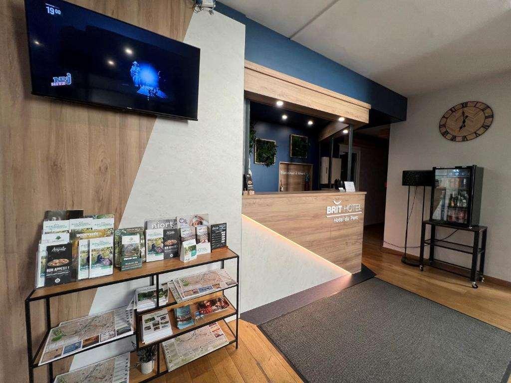 Brit Hotel Du Parc Niort Centre-Parking Gratuit 내부 사진