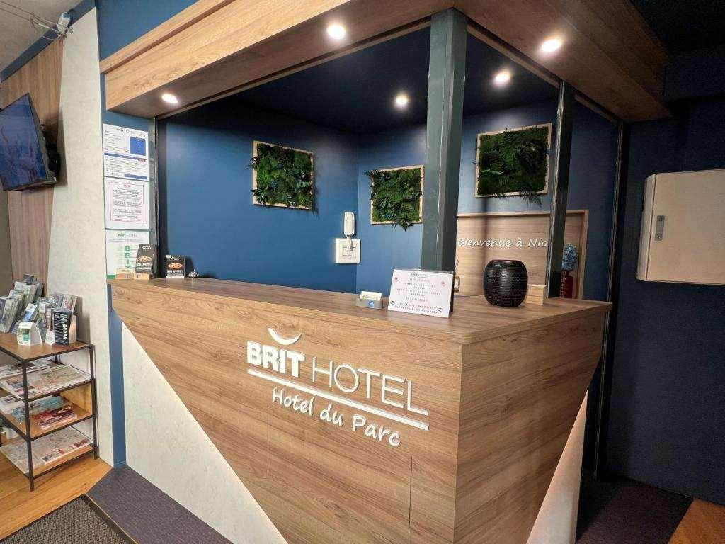 Brit Hotel Du Parc Niort Centre-Parking Gratuit 내부 사진