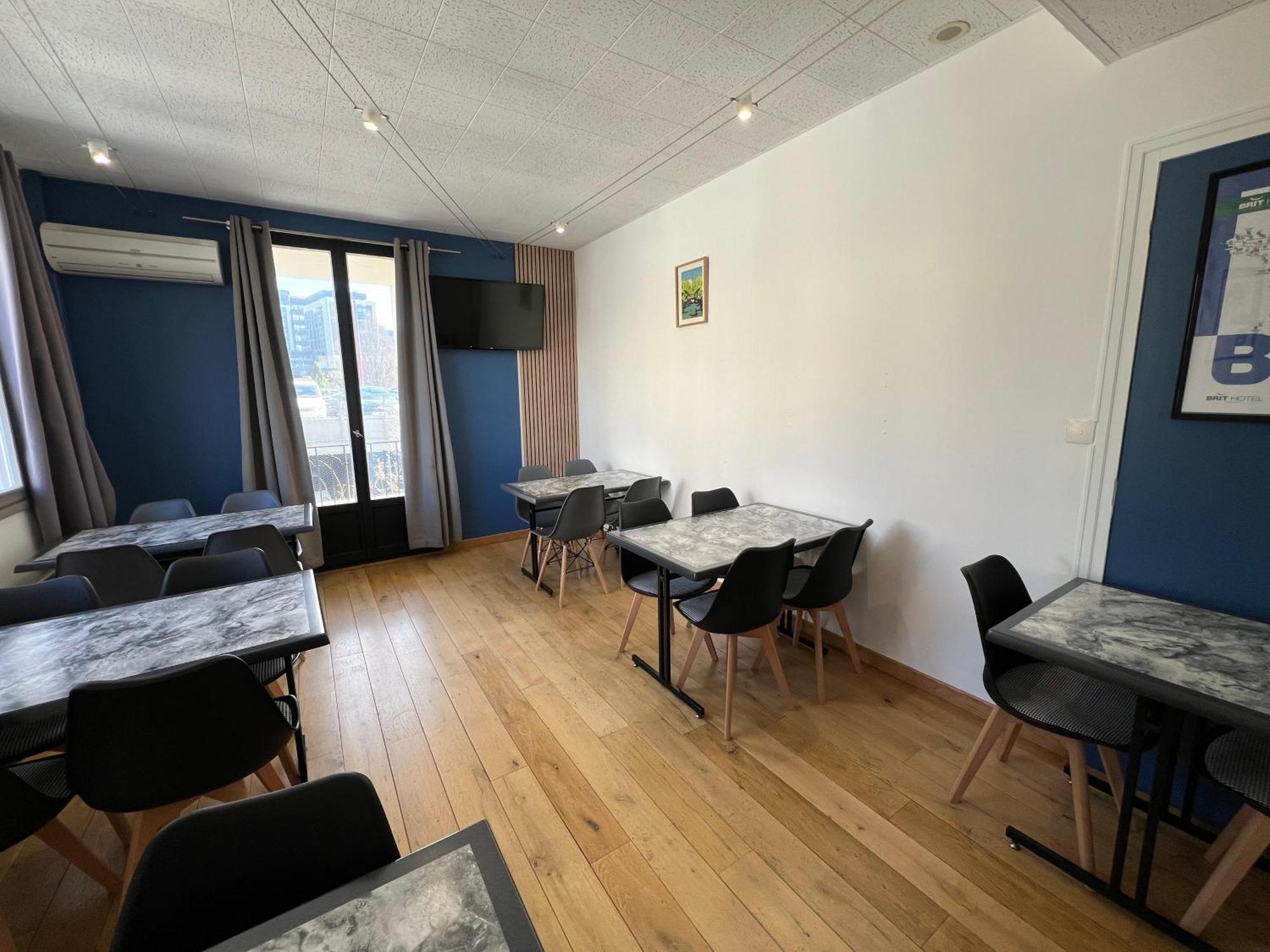 Brit Hotel Du Parc Niort Centre-Parking Gratuit 외부 사진