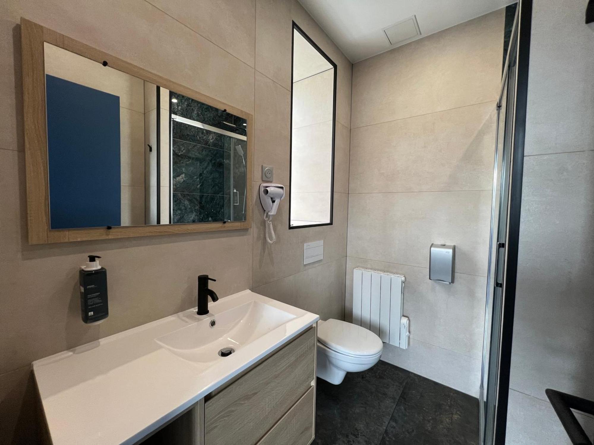 Brit Hotel Du Parc Niort Centre-Parking Gratuit 외부 사진