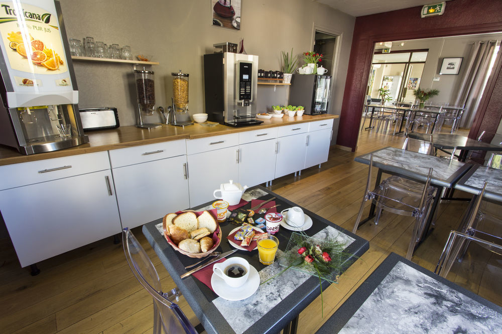 Brit Hotel Du Parc Niort Centre-Parking Gratuit 외부 사진